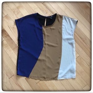 Forever 21 Tops - π€©πHPπ Forever 21 Block Color Shirt Forever 21 Tops - π€©πHPπ Forever 21 Block Color Shirt